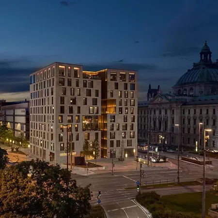 Koenigshof, A Luxury Collection Hotel, ホテル 5*